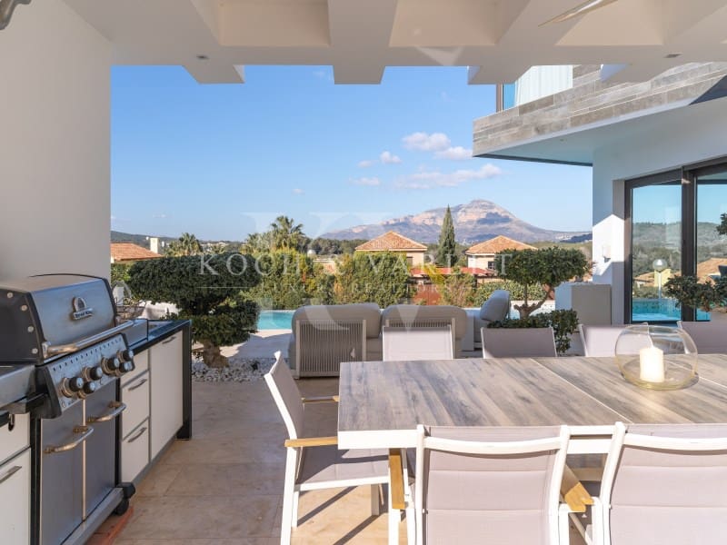5 soveværelse Villa til salg i Javea / Xabia med swimmingpool garage - € 2.350.000 (Ref: 8754577)