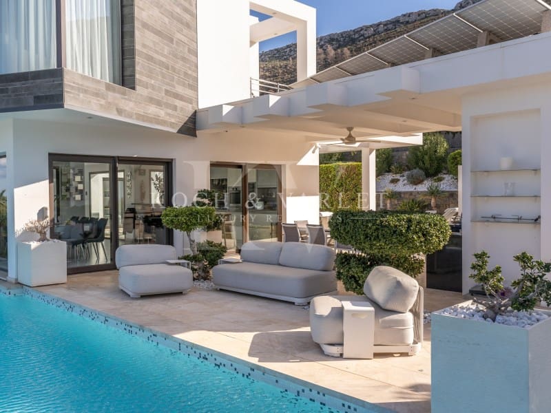 5 soveværelse Villa til salg i Javea / Xabia med swimmingpool garage - € 2.350.000 (Ref: 8754577)