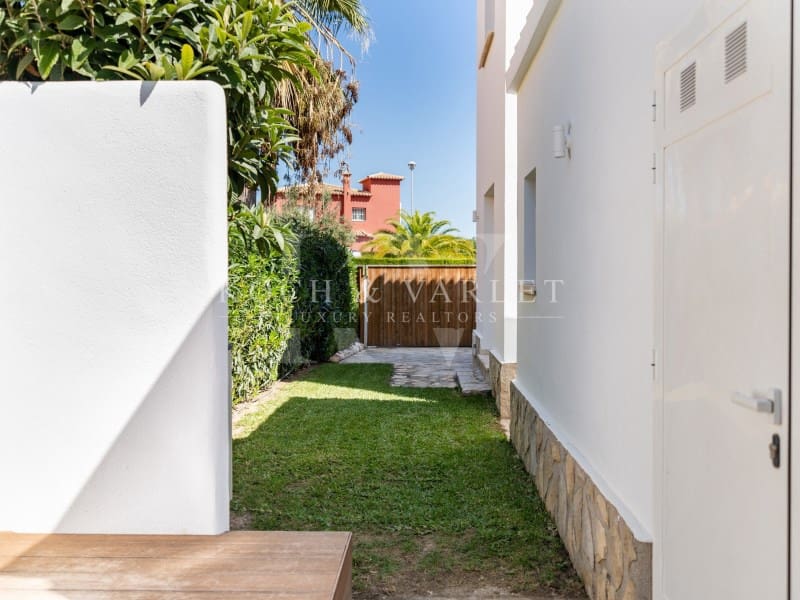 3 soverom Villa til salgs i Oliva Nova med svømmebasseng - € 649 000 (Ref: 8776453)