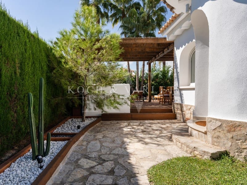 3 soverom Villa til salgs i Oliva Nova med svømmebasseng - € 649 000 (Ref: 8776453)