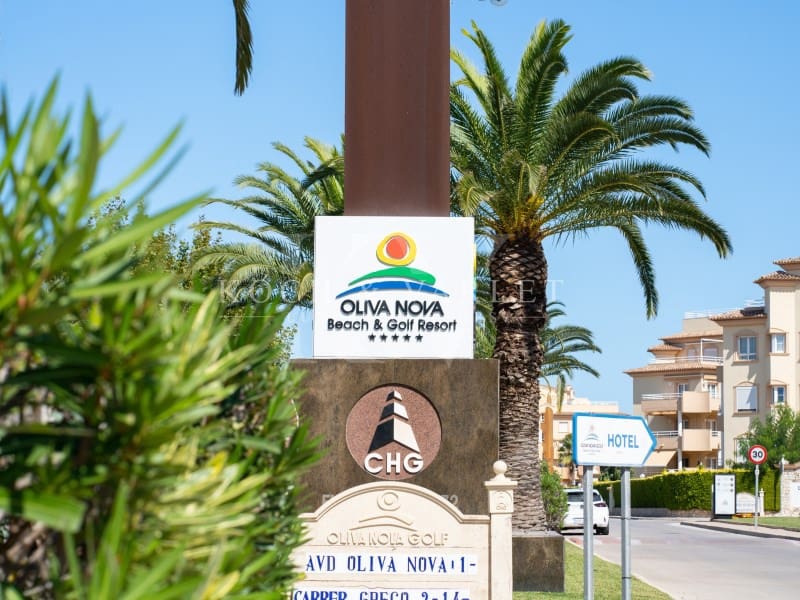 3 soverom Villa til salgs i Oliva Nova med svømmebasseng - € 649 000 (Ref: 8776453)