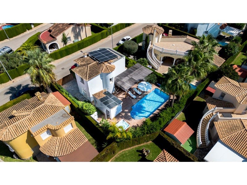 3 soverom Villa til salgs i Oliva Nova med svømmebasseng - € 649 000 (Ref: 8776453)