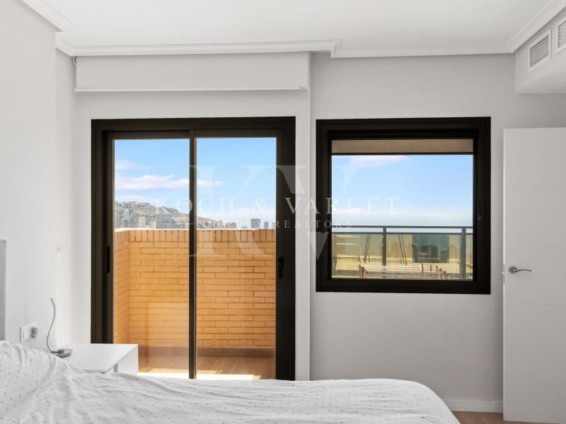 3 soveværelse Lejlighed til salg i Benidorm med swimmingpool garage - € 690.000 (Ref: 9005197)