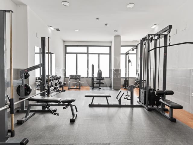 3 bedroom Apartment for sale in Juzgados - Plaza de Toros, Benidorm with pool garage - € 690,000 (Ref: 9005197)