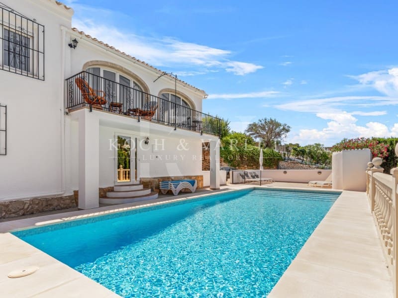 4 soveværelse Villa til salg i Javea / Xabia med swimmingpool - € 1.090.000 (Ref: 9032628)