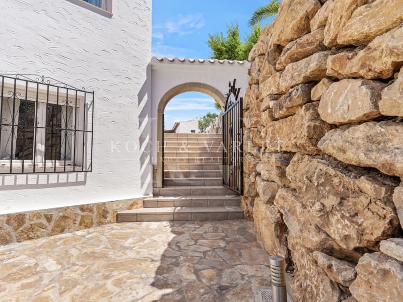 4 soveværelse Villa til salg i Javea / Xabia med swimmingpool - € 1.090.000 (Ref: 9032628)