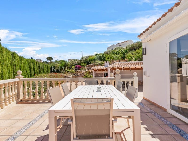 4 soveværelse Villa til salg i Javea / Xabia med swimmingpool - € 1.090.000 (Ref: 9032628)