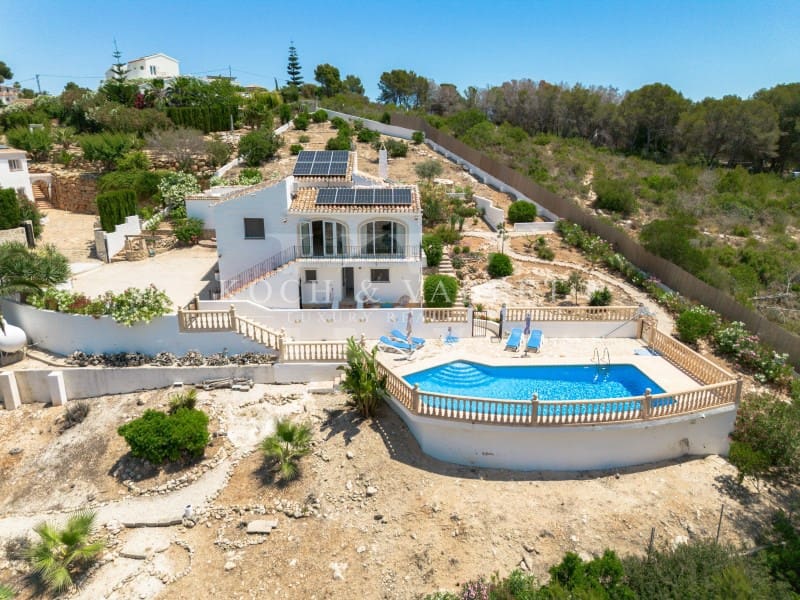 4 soveværelse Villa til salg i Javea / Xabia med swimmingpool - € 750.000 (Ref: 9032629)