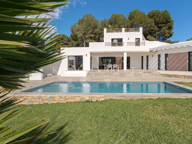 3 soveværelse Villa til salg i Javea / Xabia med swimmingpool - € 1.790.000 (Ref: 9125526)