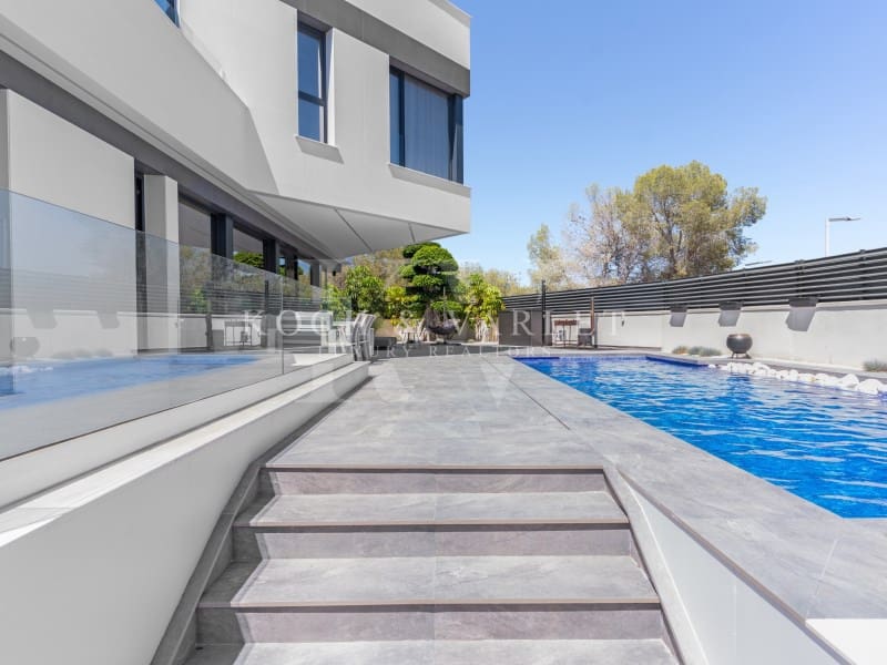 4 soveværelse Villa til salg i Benidorm med swimmingpool - € 2.500.000 (Ref: 9161285)