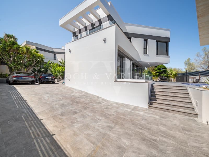 4 soveværelse Villa til salg i Benidorm med swimmingpool - € 2.500.000 (Ref: 9161285)