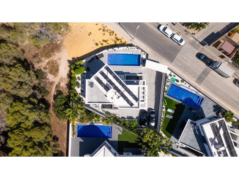 4 soveværelse Villa til salg i Benidorm med swimmingpool - € 2.500.000 (Ref: 9161285)