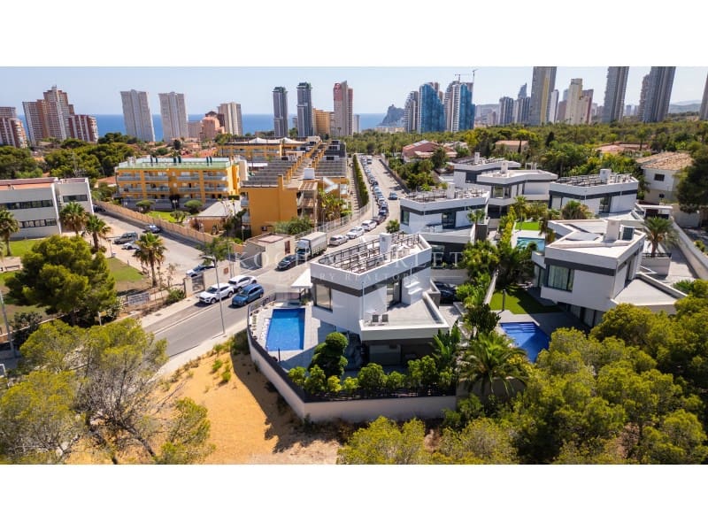 4 soveværelse Villa til salg i Benidorm med swimmingpool - € 2.500.000 (Ref: 9161285)