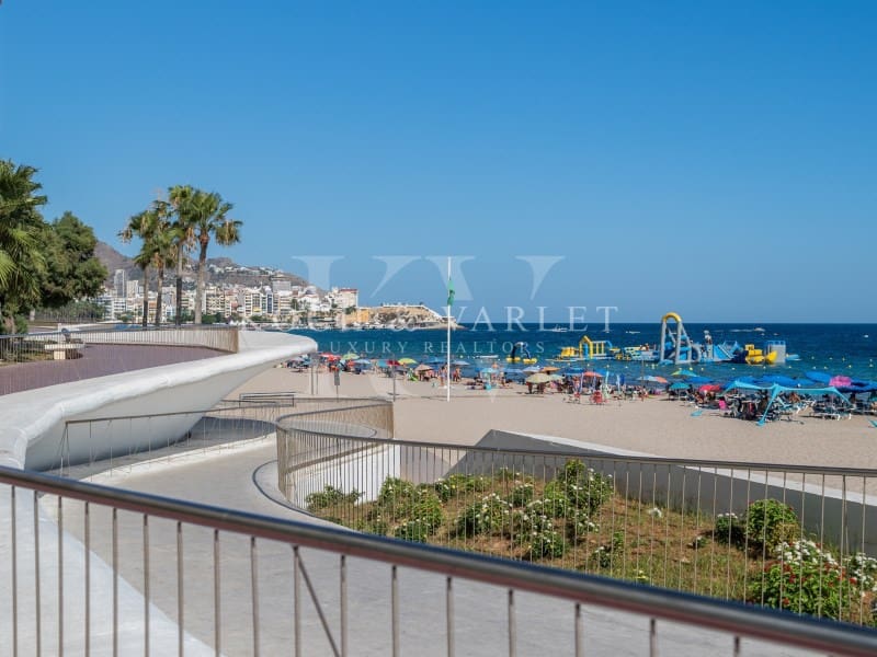 4 soveværelse Villa til salg i Benidorm med swimmingpool - € 2.500.000 (Ref: 9161285)