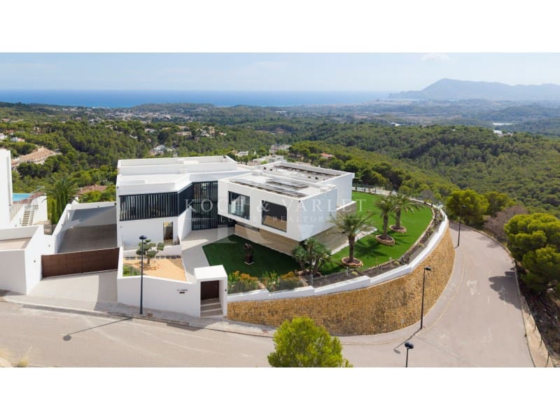 6 bedroom Villa for sale in Altea la Vella with pool garage - € 5,595,000 (Ref: 9330944)