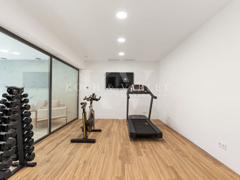 6 bedroom Villa for sale in Altea la Vella with pool garage - € 5,595,000 (Ref: 9330944)