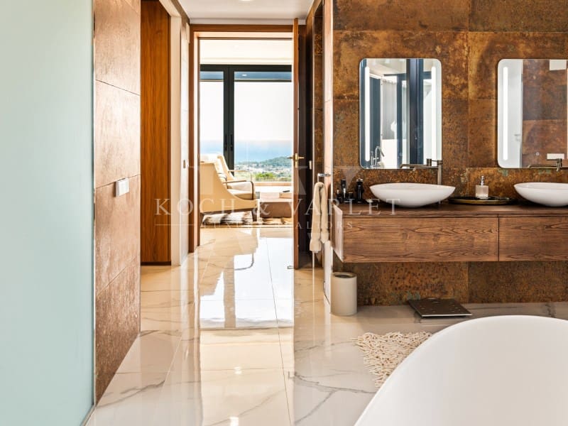 6 bedroom Villa for sale in Altea la Vella with pool garage - € 5,595,000 (Ref: 9330944)