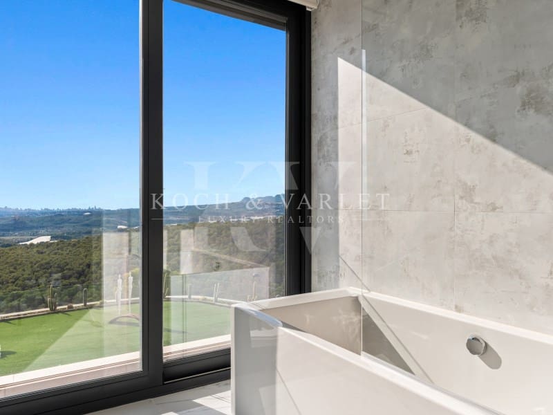 6 bedroom Villa for sale in Altea la Vella with pool garage - € 5,595,000 (Ref: 9330944)