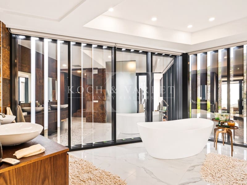 6 bedroom Villa for sale in Altea la Vella with pool garage - € 5,595,000 (Ref: 9330944)