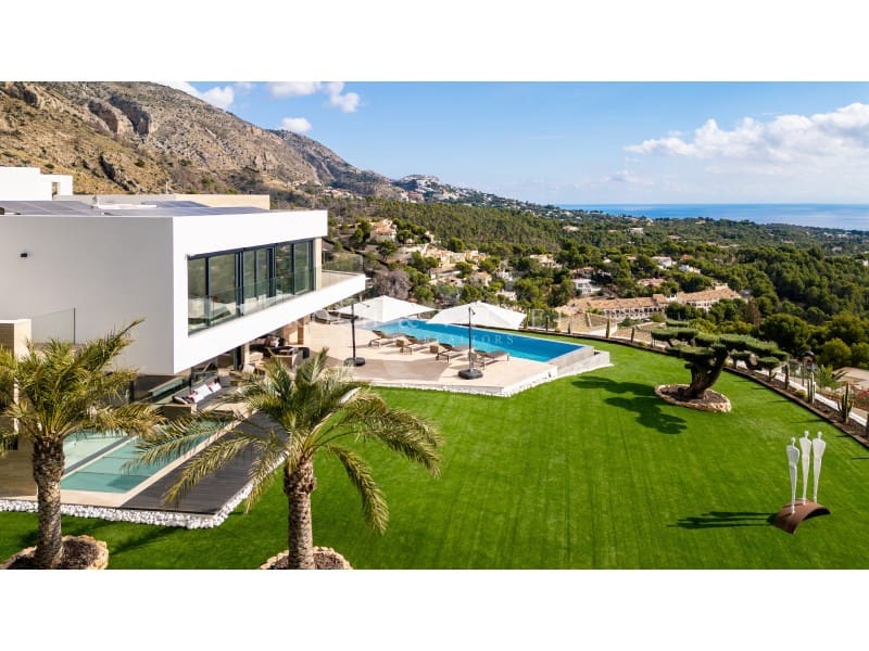 6 bedroom Villa for sale in Altea la Vella with pool garage - € 5,595,000 (Ref: 9330944)