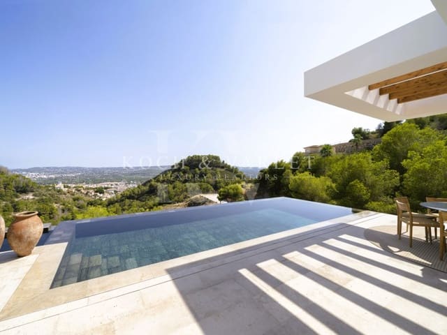 5 bedroom Villa for sale in Partida Tosal - Zona del Castellans, Javea / Xàbia with pool - € 3,550,000 (Ref: 9359833)