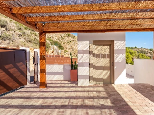 5 bedroom Villa for sale in Partida Tosal - Zona del Castellans, Javea / Xàbia with pool - € 3,550,000 (Ref: 9359833)