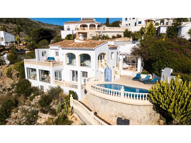 4 bedroom Villa for sale in Partida Tosal - Zona del Castellans, Javea / Xàbia with pool - € 995,000 (Ref: 9481283)