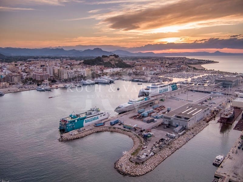 4 soveværelse Villa til salg i Denia med swimmingpool garage - € 3.600.000 (Ref: 9524704)