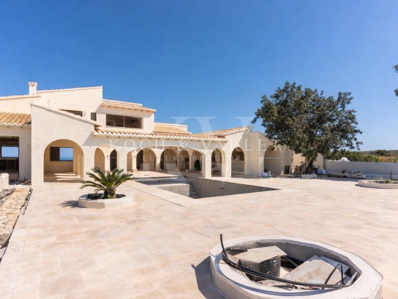 4 slaapkamer Villa te koop in Denia met zwembad garage - € 3.600.000 (Ref: 9524704)