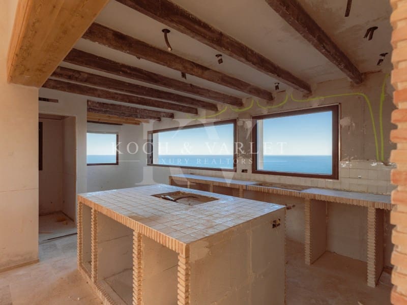 4 makuuhuone Huvila myytävänä paikassa Denia mukana uima-altaan 
autotalli - 3 600 000 € (Ref: 9524704)