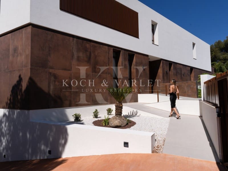 Chalet de 4 habitaciones en Benidorm en venta con piscina garaje - 2.825.000 € (Ref: 9524705)