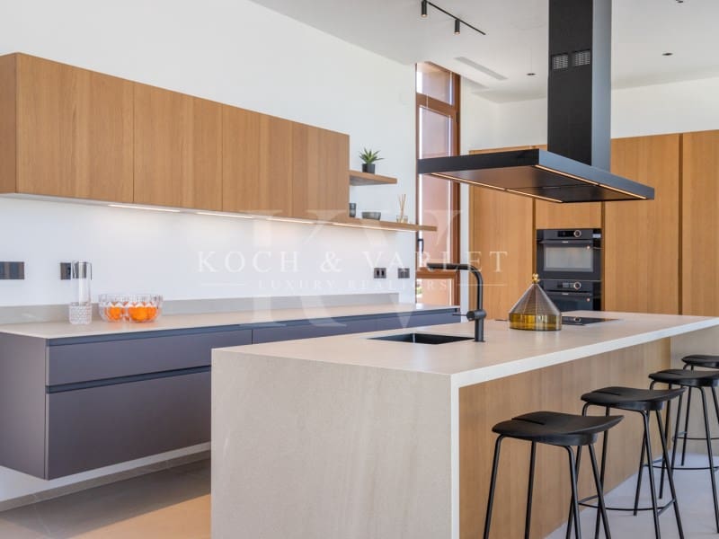 Chalet de 4 habitaciones en Benidorm en venta con piscina garaje - 2.825.000 € (Ref: 9524705)