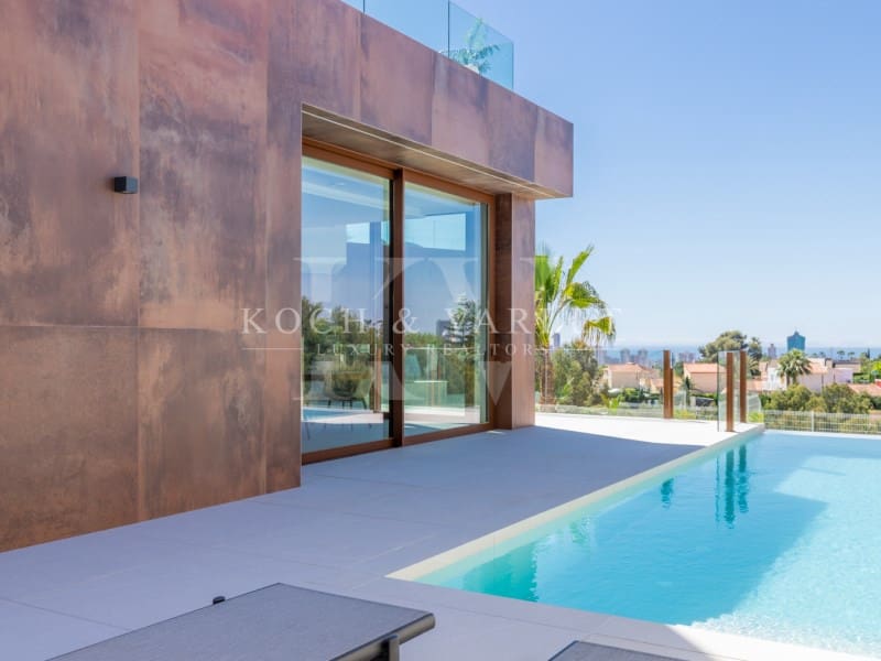 Chalet de 4 habitaciones en Benidorm en venta con piscina garaje - 2.825.000 € (Ref: 9524705)