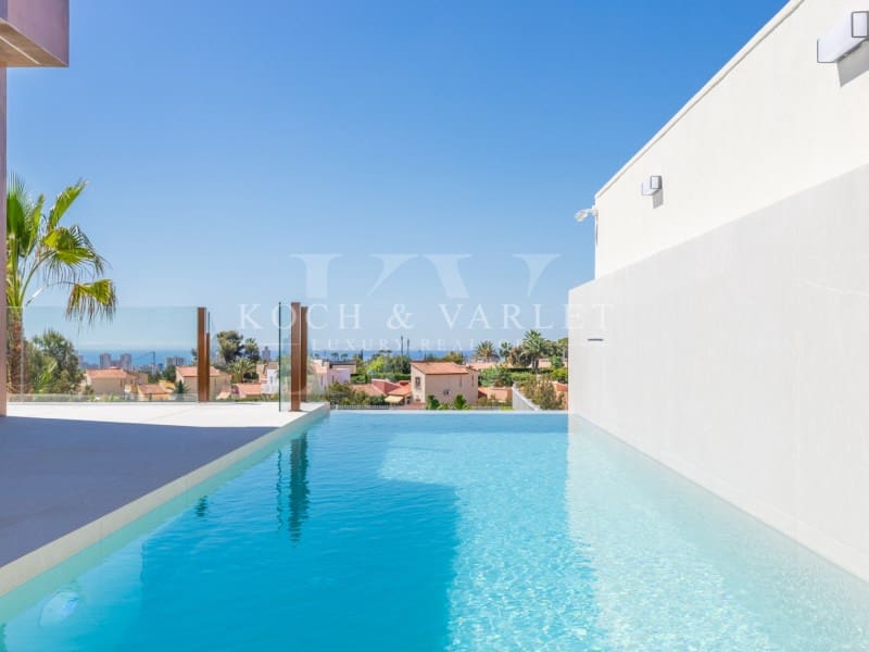 Chalet de 4 habitaciones en Benidorm en venta con piscina garaje - 2.825.000 € (Ref: 9524705)