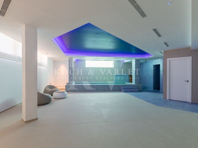 Chalet de 4 habitaciones en Benidorm en venta con piscina garaje - 2.825.000 € (Ref: 9524705)