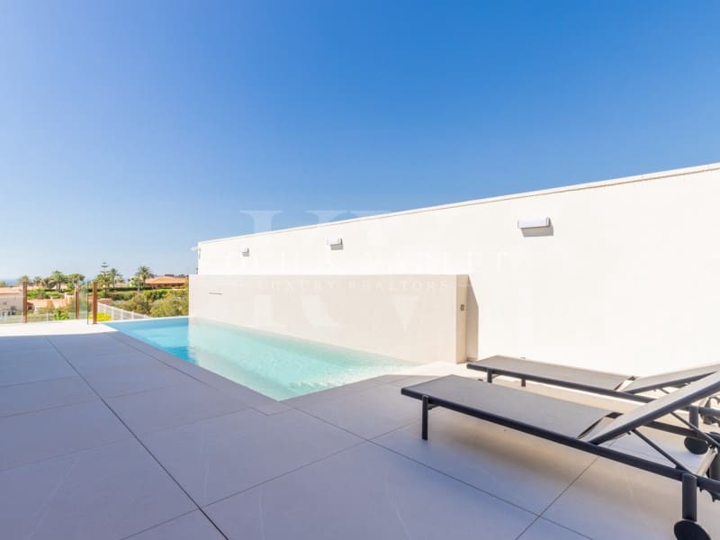 Chalet de 4 habitaciones en Benidorm en venta con piscina garaje - 2.825.000 € (Ref: 9524705)