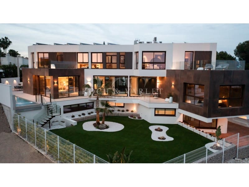 Chalet de 4 habitaciones en Benidorm en venta con piscina garaje - 2.825.000 € (Ref: 9524705)