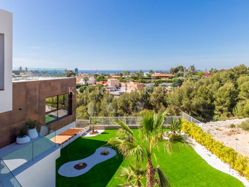 Chalet de 4 habitaciones en Benidorm en venta con piscina garaje - 2.825.000 € (Ref: 9524705)