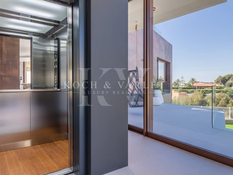 Chalet de 4 habitaciones en Benidorm en venta con piscina garaje - 2.825.000 € (Ref: 9524705)