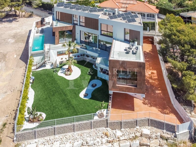 Chalet de 4 habitaciones en Benidorm en venta con piscina garaje - 2.825.000 € (Ref: 9524705)