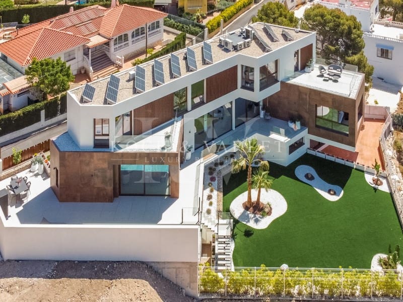 Chalet de 4 habitaciones en Benidorm en venta con piscina garaje - 2.825.000 € (Ref: 9524705)