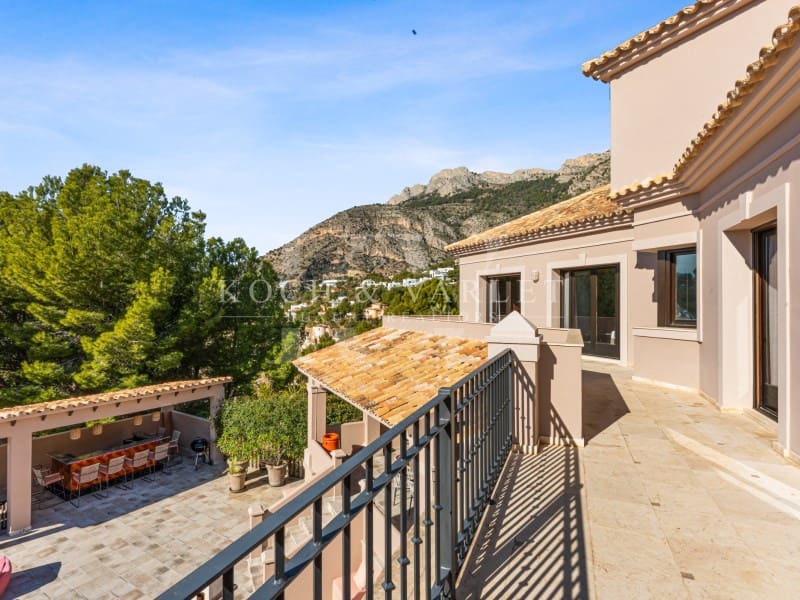 6 soveværelse Villa til salg i Altea med swimmingpool garage - € 2.700.000 (Ref: 9528679)