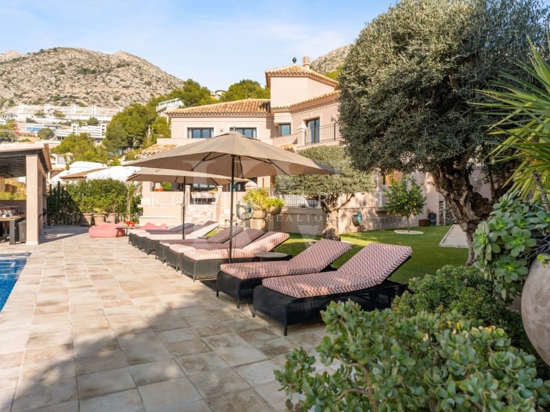 6 soveværelse Villa til salg i Altea med swimmingpool garage - € 2.700.000 (Ref: 9528679)