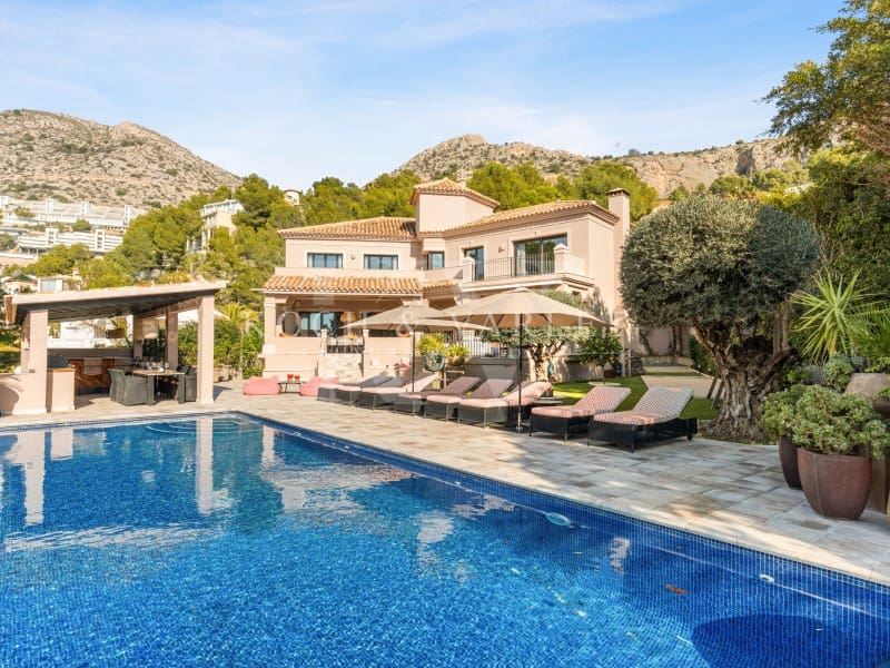 6 soveværelse Villa til salg i Altea med swimmingpool garage - € 2.700.000 (Ref: 9528679)