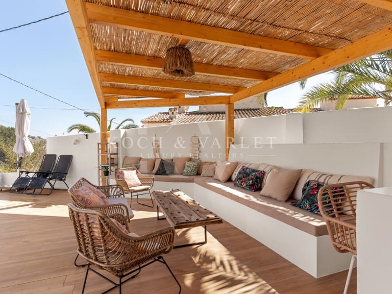 4 sypialnia Willa na sprzedaż w Javea / Xabia z basenem - 1 150 000 € (Ref: 9670520)