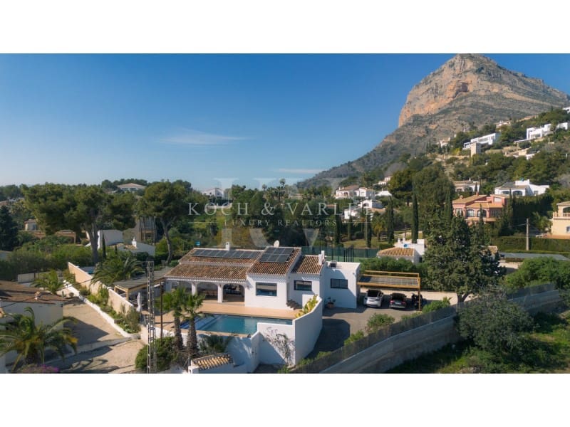 4 sypialnia Willa na sprzedaż w Javea / Xabia z basenem - 1 150 000 € (Ref: 9670520)