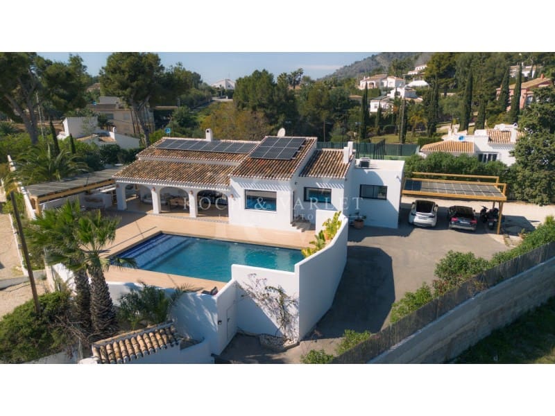 4 sypialnia Willa na sprzedaż w Javea / Xabia z basenem - 1 150 000 € (Ref: 9670520)