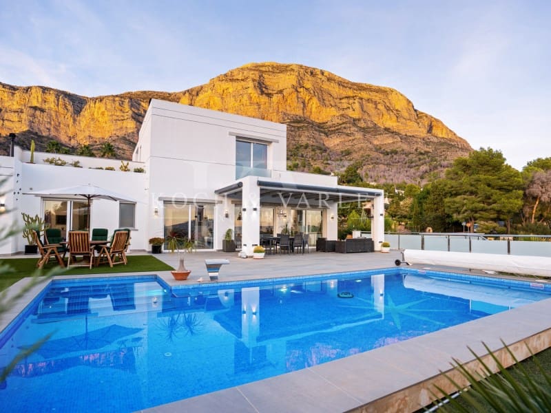 5 sovrum Villa till salu i Javea / Xabia med pool garage - 1 780 000 € (Ref: 9778015)