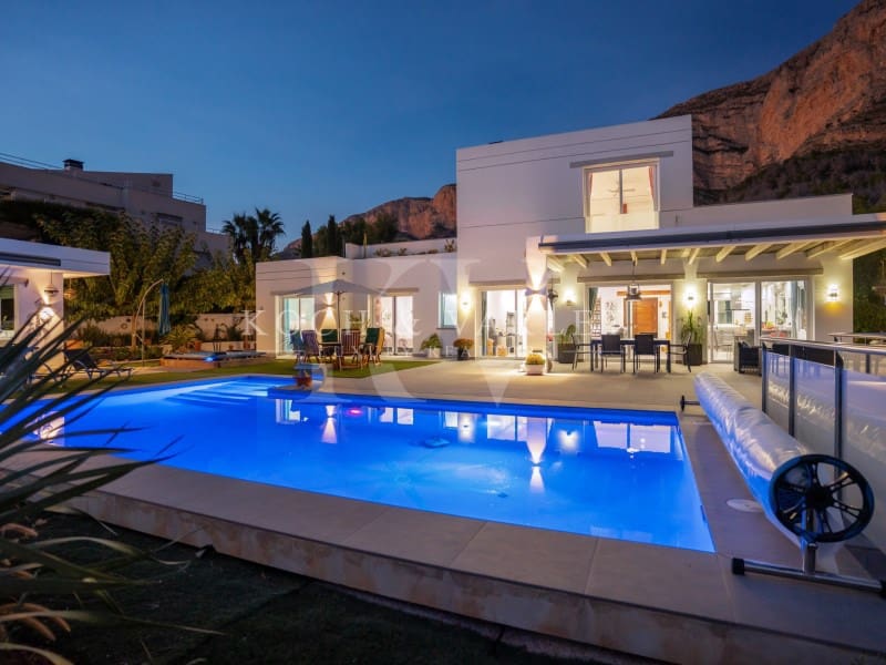 5 sovrum Villa till salu i Javea / Xabia med pool garage - 1 780 000 € (Ref: 9778015)