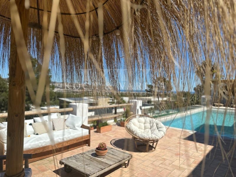 4 bedroom Villa for sale in Javea / Xabia with pool - € 1,950,000 (Ref: 9804229)